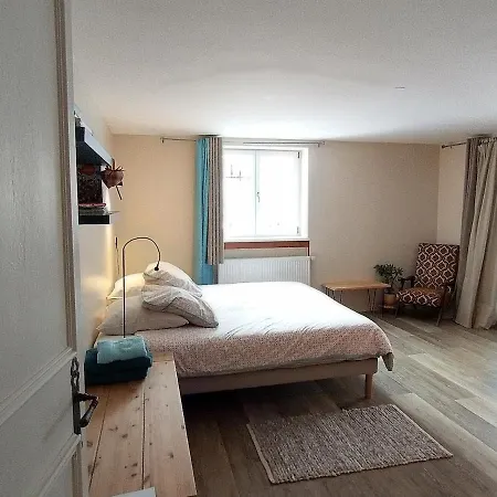 Au Numéro 6 Bed & Breakfast *